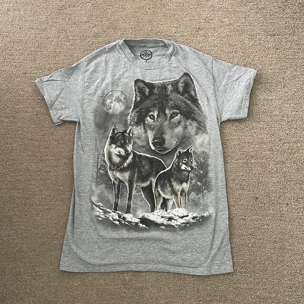 Adult Mens Small Grey Wolf Tshirt